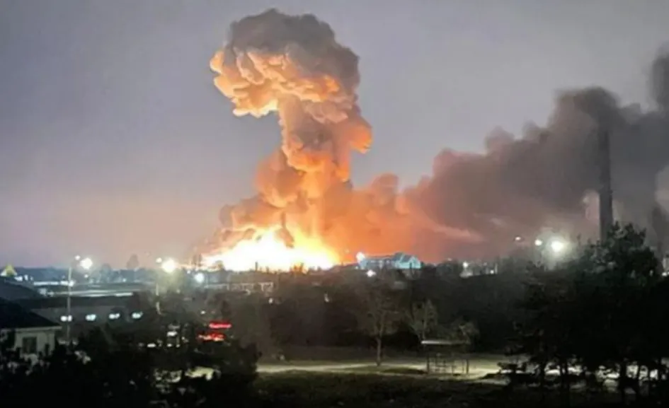 被要求不惜一切代价守住 乌军主力却开始投降 被要求不惜一切代价守住 乌军主力却开始投降