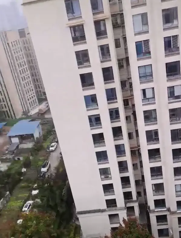 （图为网友发布的视频截图）