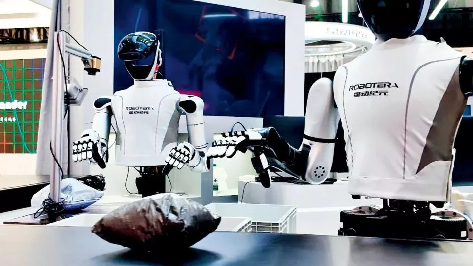 机器人，到底谁在买？通用机器人的终极形态是……