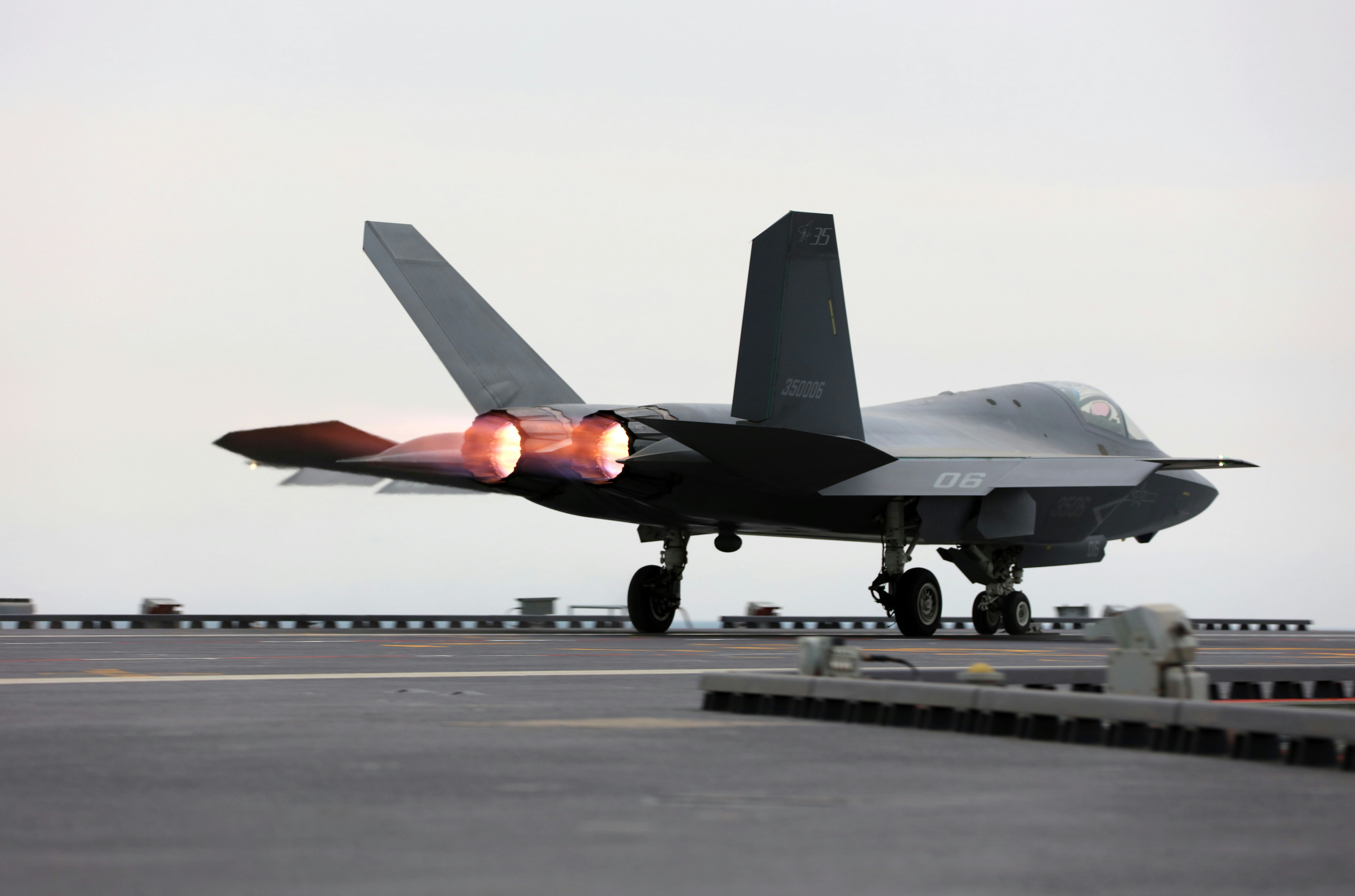 2025年9月22日，殲-35艦載戰鬥機從中國第三艘航母「福建艦」上電磁彈射起飛（資料照片/新華社）。