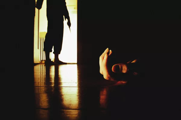 双尸命案!凶嫌落网惊语,"是蟑螂叫我杀的",2孩惊恐目睹