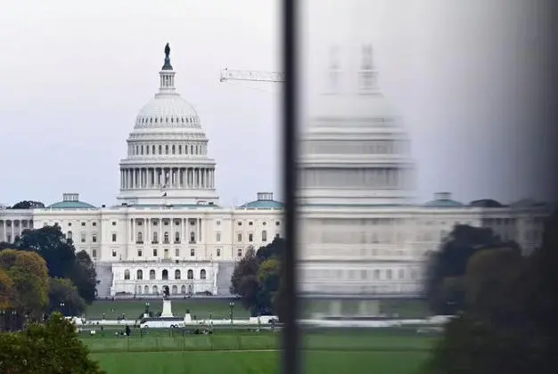 8人倒戈！停摆望结束？众院民主党人:这是“投降”