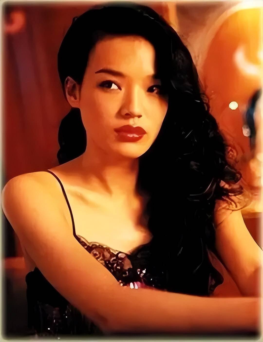 王晶曝舒淇息影内幕!曾面部皮肤严重过敏无法接戏