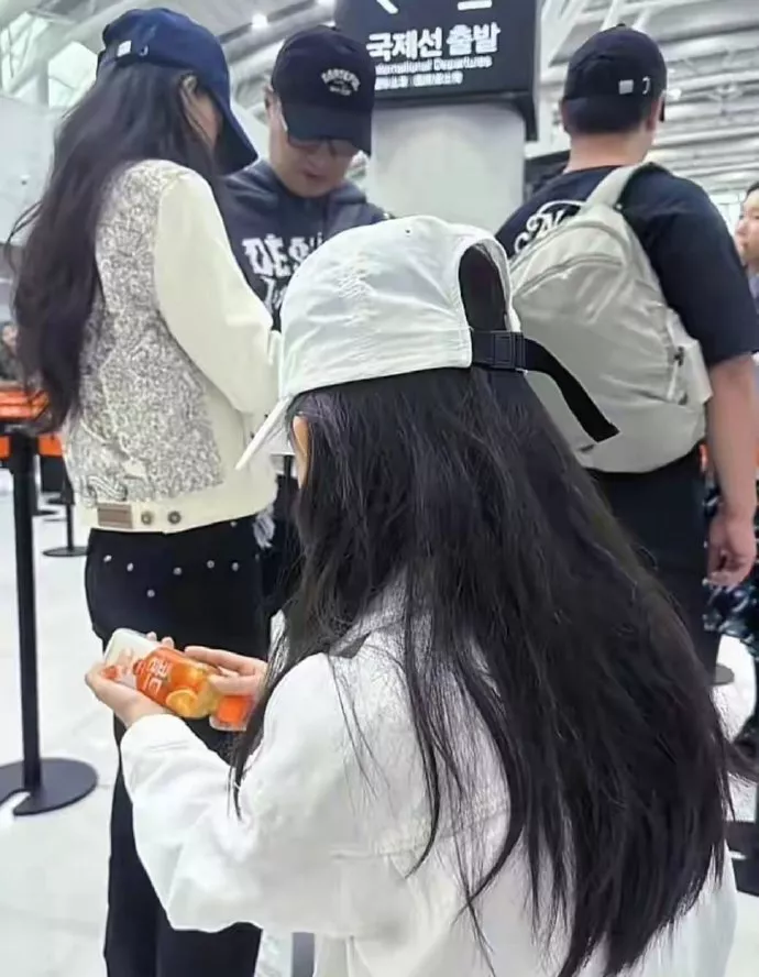 54岁汪峰离婚2年后有新情况,新恋情曝光