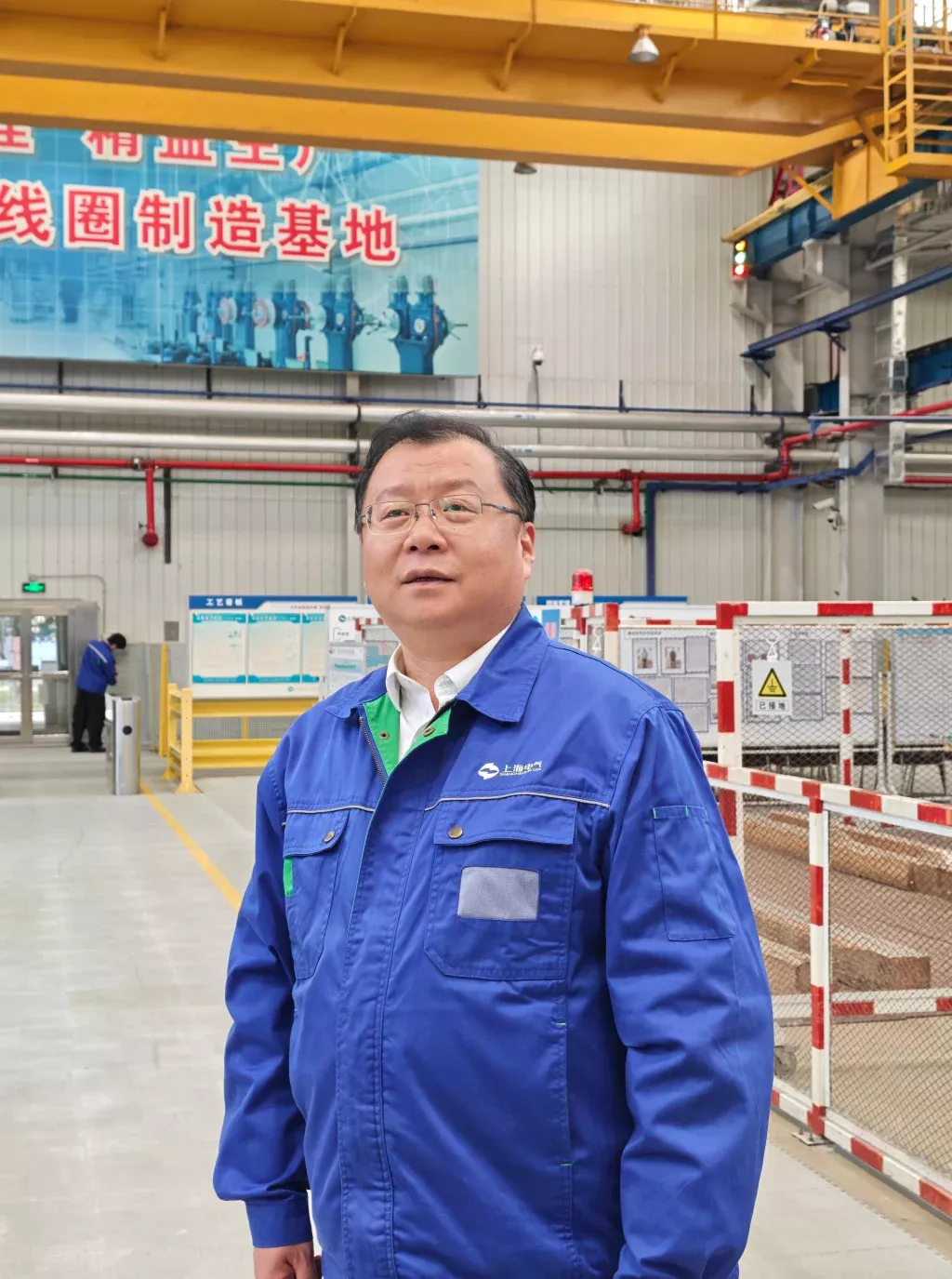 “虽然不理解但照做”大叔走红，本人回应