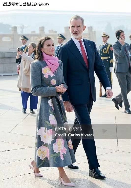 西班牙王后访华连换7套穿搭 平价穿出高奢感 西班牙王后访华连换7套穿搭 平价穿出高奢感