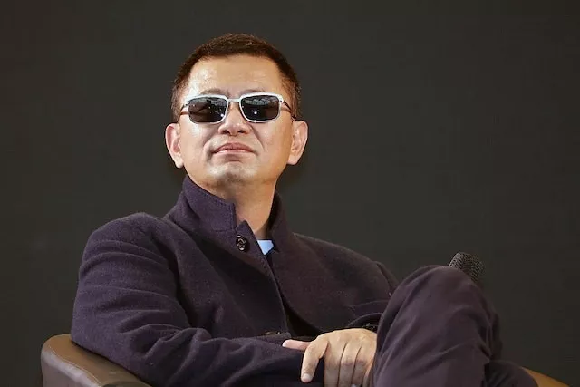 王家卫说了啥“涉疫情不当言论” 网民忧“繁花”下架