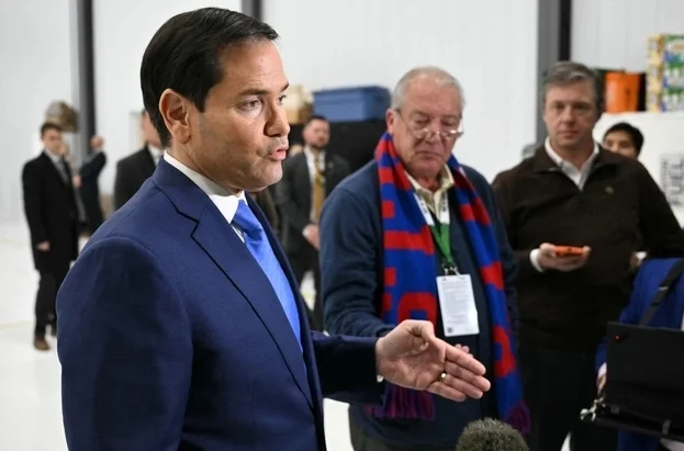 鲁比奥下达新指示：肥胖者或遭美国拒签