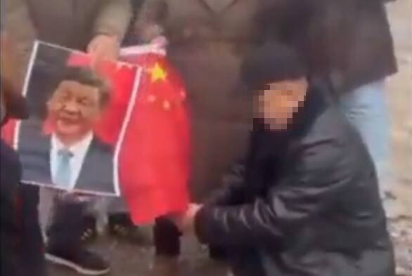 怒烧中国国旗习肖像 北京友邦爆反中抗议