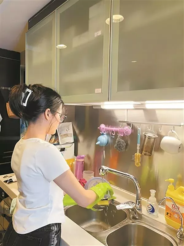 “全职儿女”，是新型“啃老”？