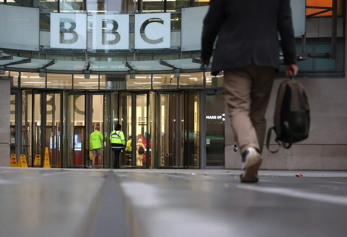 除了纪录片造假，BBC另两个被指报道具倾向性的指责，涉及新闻报道袒护恐怖组织哈马斯并敌视以色列，以及不报道不利于“跨性别”极左意识形态的新闻。 （路透社）