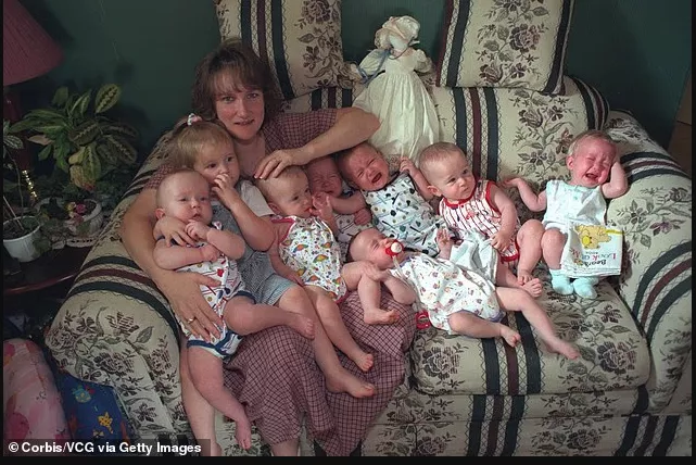 曾经轰动世界的七胞胎 如今28岁 各自开启不同人生