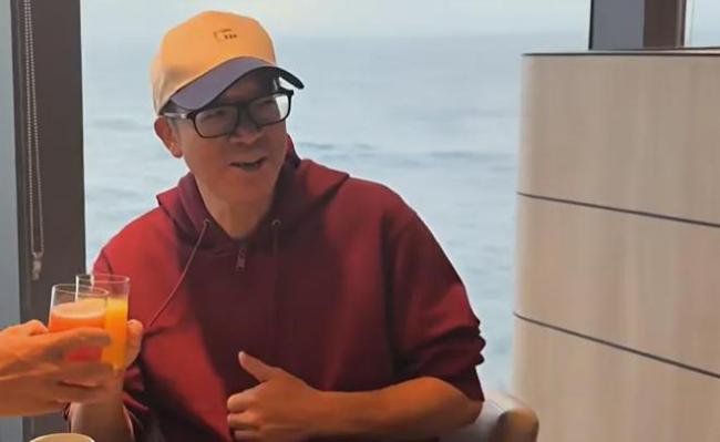 俞敏洪南极旅游发全员信 员工吐槽无法共情