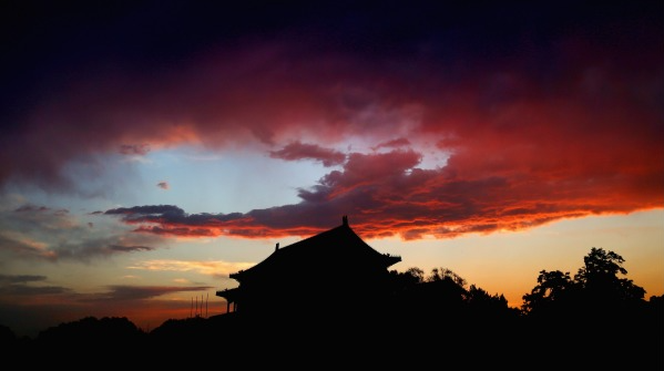 北京红墙周边戒严中南海出事了?-中国瞭望-万维读者网(电脑版)