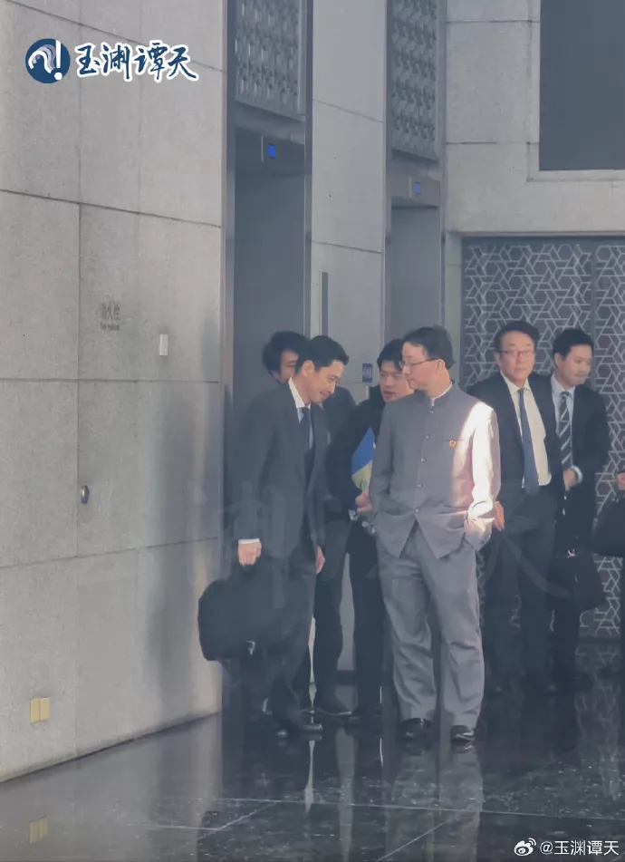 “如此不懂礼貌的外交官员，可知中国的水准”