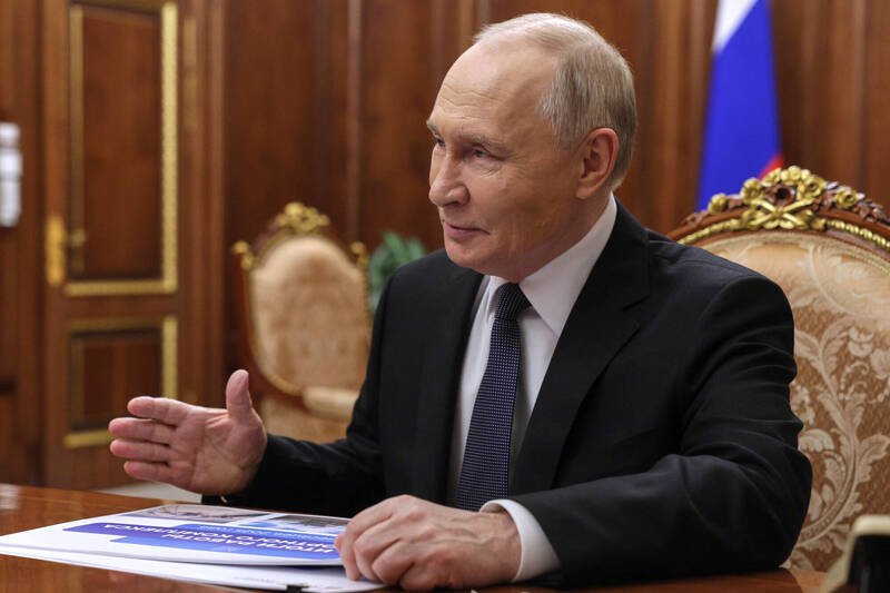 英国警方表示，在英国境内运作的洗钱网路收购吉尔吉斯1家银行，以帮助俄罗斯规避西方制裁。图为俄罗斯总统普廷。（美联社）