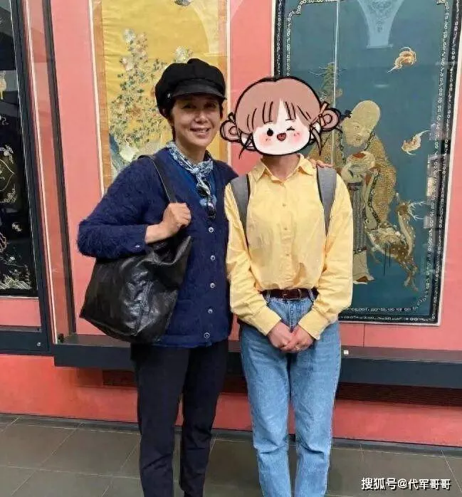 蒋雯丽近照曝光,定居英国,身形消瘦显老态