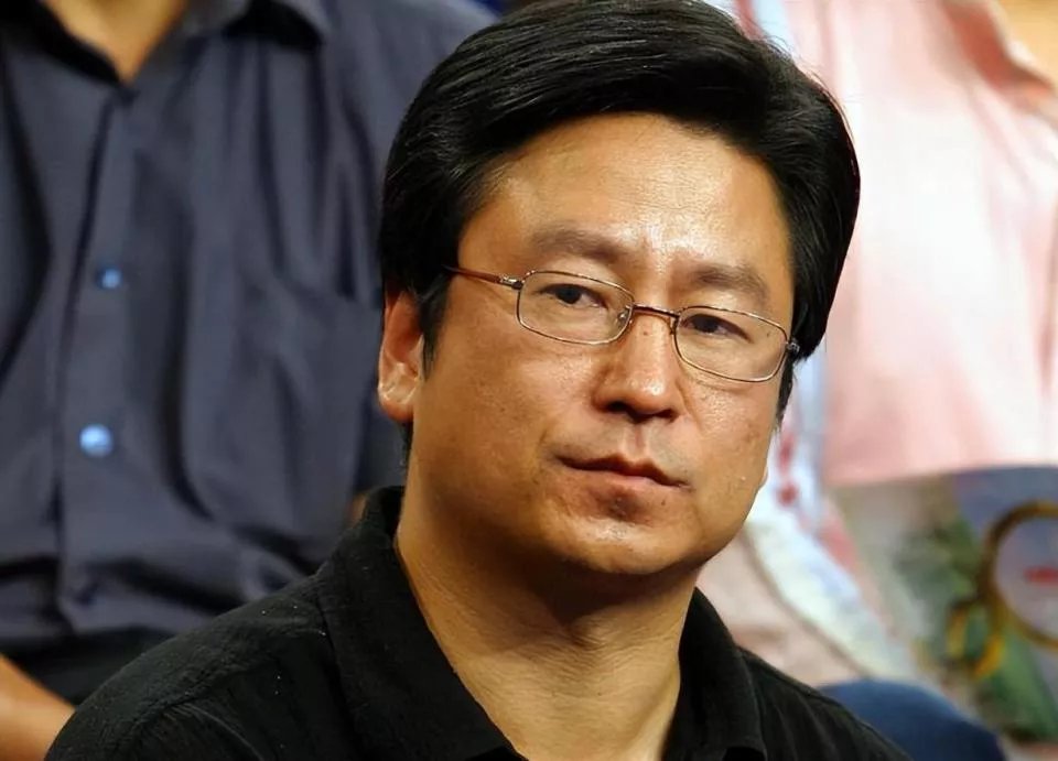 从央视一哥到跌落神坛,白岩松活成了笑话