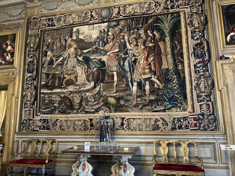 科隆纳宫内有很多珍贵的艺术品，包括许多巨大精致的壁毯。（中央社）