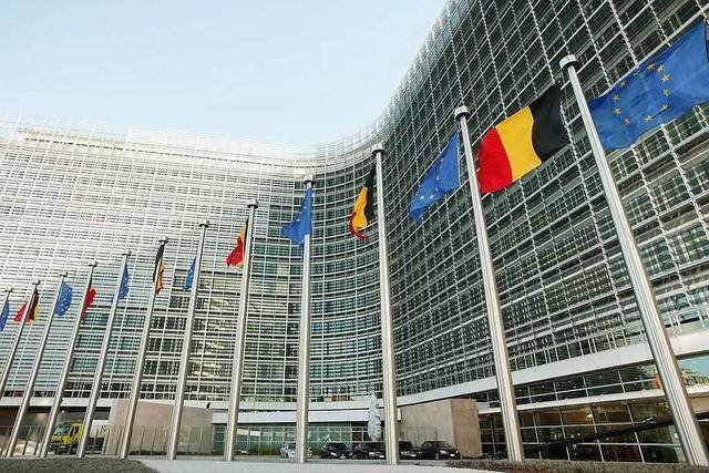 又一大国介入台海，专机离华，撂下三句话