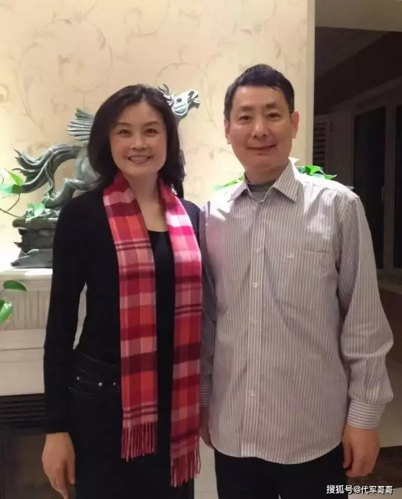 原来她是蓝盈莹母亲,二婚嫁亿万富豪生活幸福