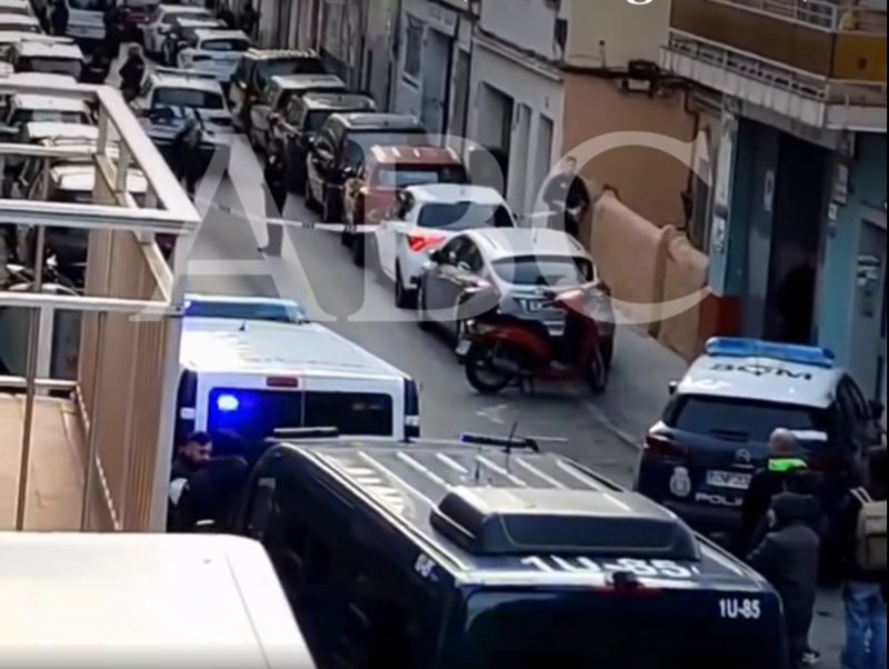 恐攻现场被警察封锁起来。（撷取自ABC.es脸书）