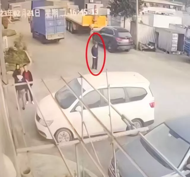 95岁老翁车祸住院3个月后去世,司机被判刑1年多