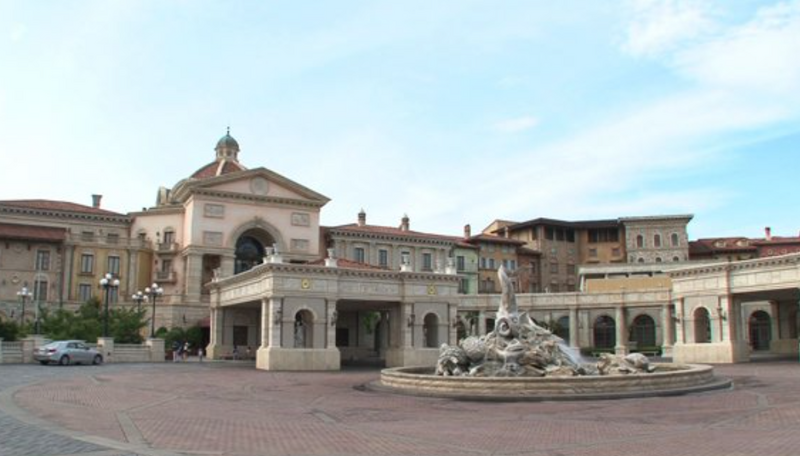 日本东京迪士尼海洋园区观海景大饭店宴会厅，有中国男子持刀闯入派对。图为观海景大饭店。（图撷自东京迪士尼X帐号）