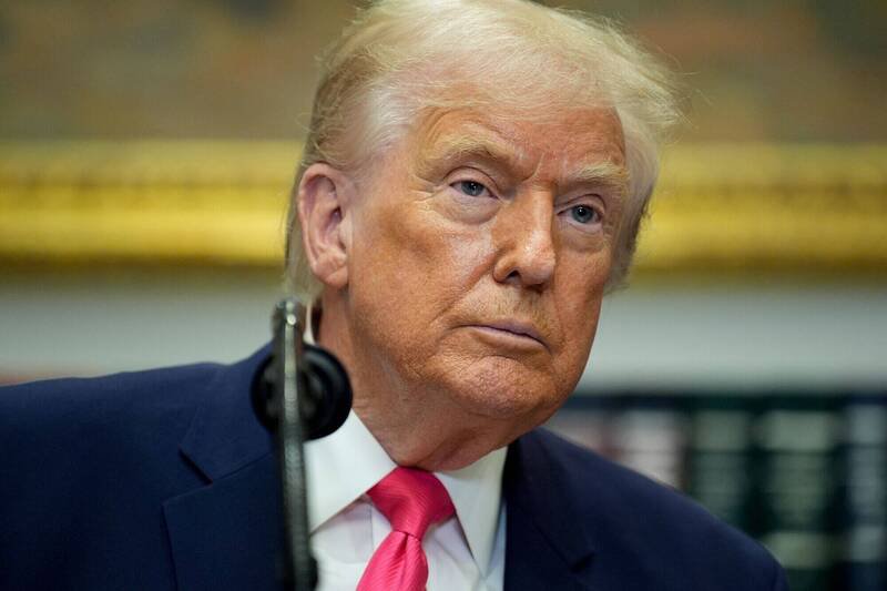 美国总统川普2日表示，他将终止前总统拜登签署的所有文件，包括赦免令。（彭博）