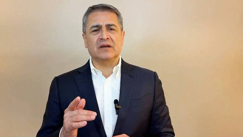 获川普特赦的宏都拉斯前总统叶南德兹（见图）首度受访，指控自己因运毒入狱是拜登政府的政治陷害，并大赞川普介入宏国选举。（路透档案照）