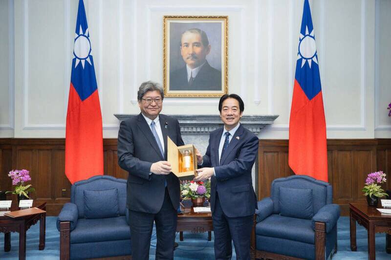 日本国会议员访台让中国官媒《央视》跳脚。图为赖清德总统接见日本自民党干事长代行萩生田光一。（图由总统府提供）