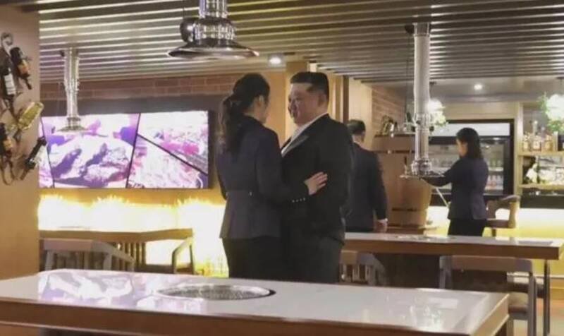 金主爱与金正恩互动亲暱，不像是父女。（图翻摄自朝鲜中央电视台）