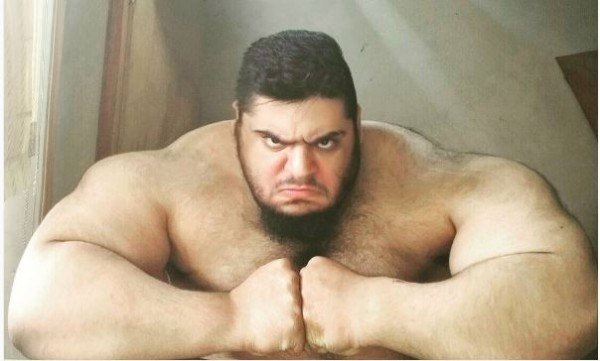 格里比这一照，简直是异色版的浩克。（图撷自Sajad Gharibi Instagram）