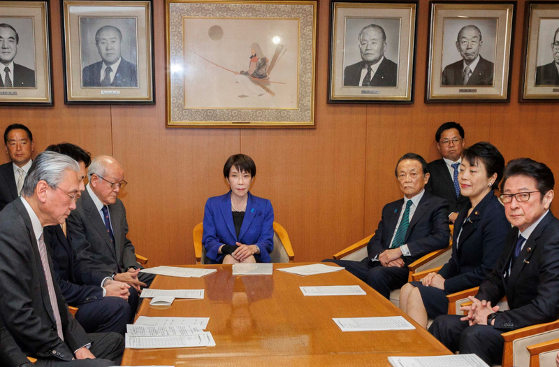 胜选隔天，高市早苗立刻召开自民党临时干部会议。（图翻摄自高市早苗X）