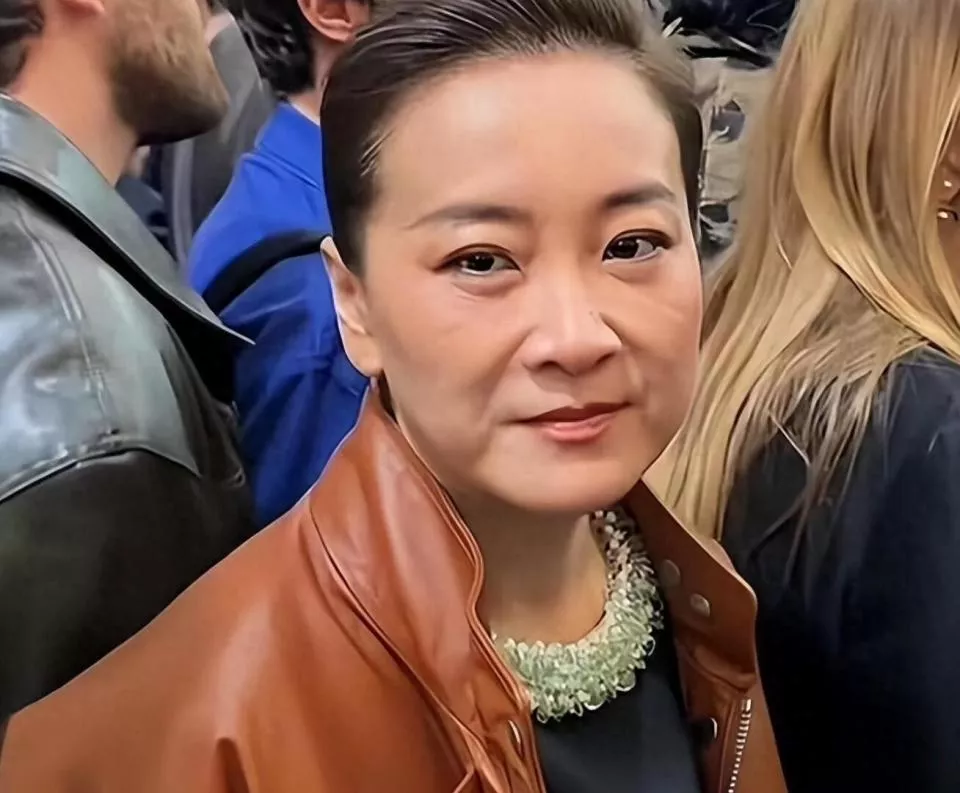 44岁性情大变的贾玲，早已走上另一条路