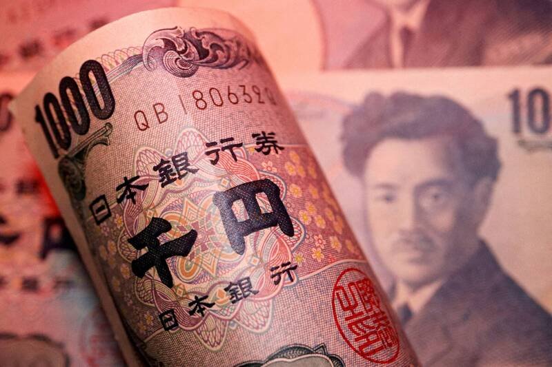 日本京都府警破获涉嫌非法跨境汇款6亿日圆的地下银行，逮捕包含中国籍公司高层在内的3名男女嫌犯；示意图。（路透社资料照）
